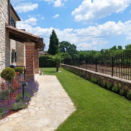 Luxus-steinvilla Maestro Mit Eigenem Pool Villa *