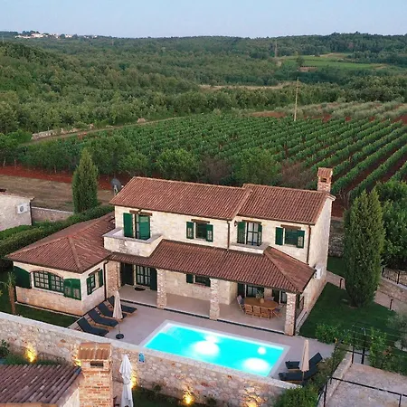 Luxus-steinvilla Maestro Mit Eigenem Pool